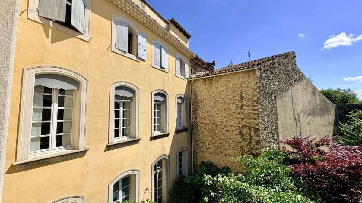 Maison à COURTHEZON