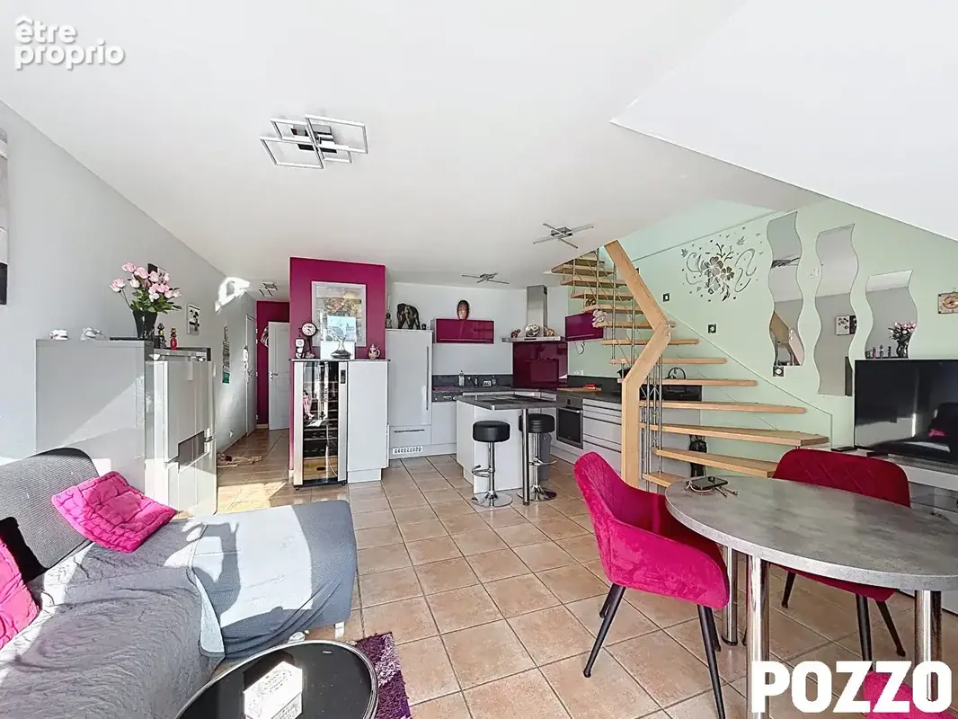 Agon Coutainville, quartier du Passous, avec vue sur mer, appartement de type F3 au 2ème étage avec place de parking - photo 3