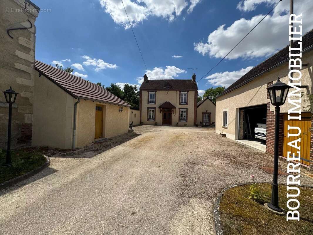 Maison à CHAMPLAY