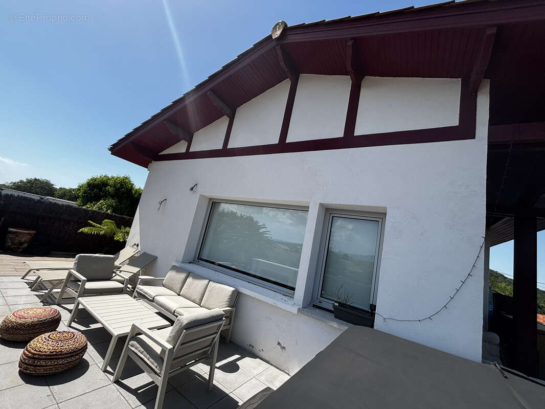 USTARITZ   Maison d’exception rénovée avec terrasse, vue sur les montagnes et prestations haut de gamme - photo 12