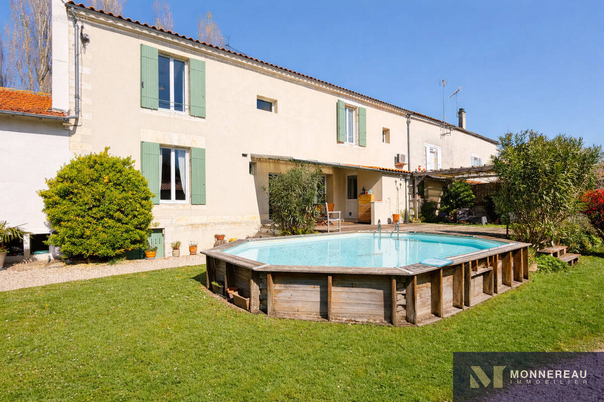 Maison à CHATEAUNEUF-SUR-CHARENTE