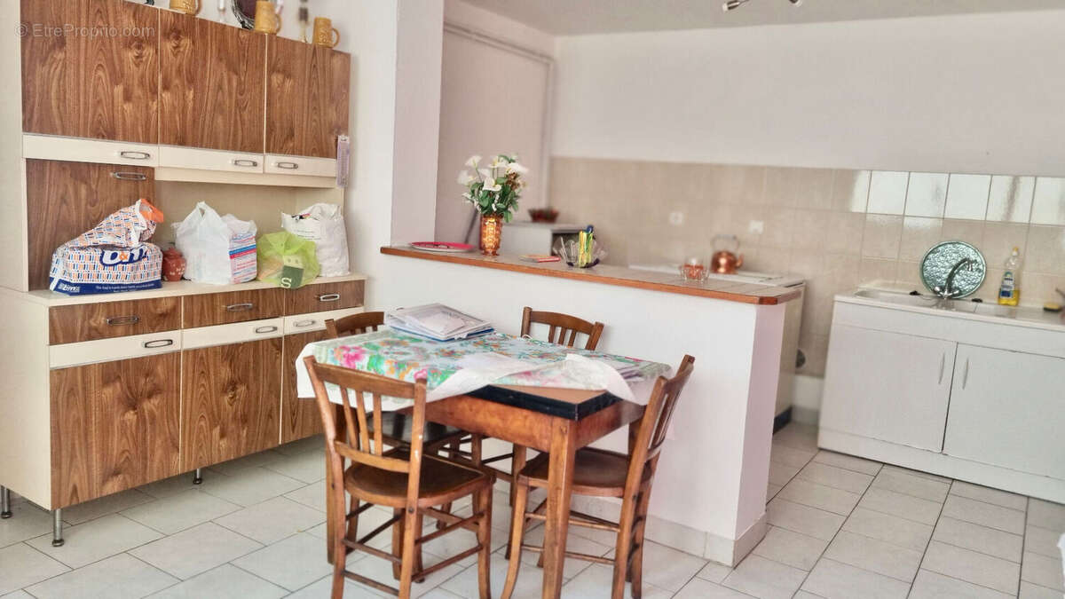 PONT-DU-CHÂTEAU / Centre bourg immeuble de rapport à vendre, belle opportunité ! - photo 16