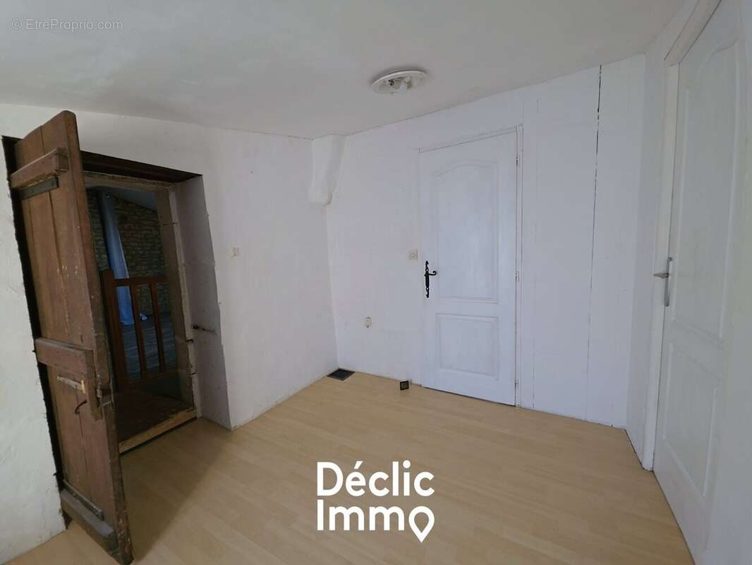 Charmante Maison en Pierre avec Garage et Jardin  A Cherveux - photo 7