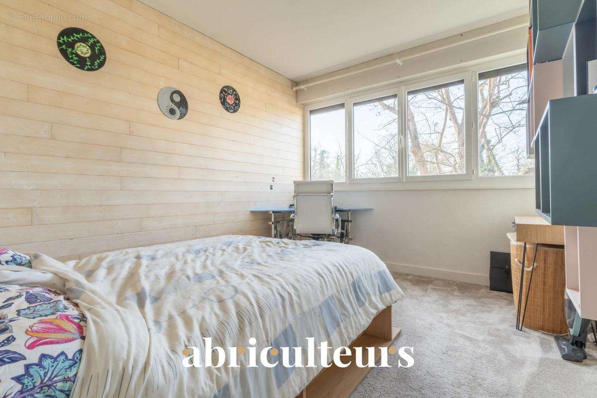 Appartement à LA CELLE-SAINT-CLOUD