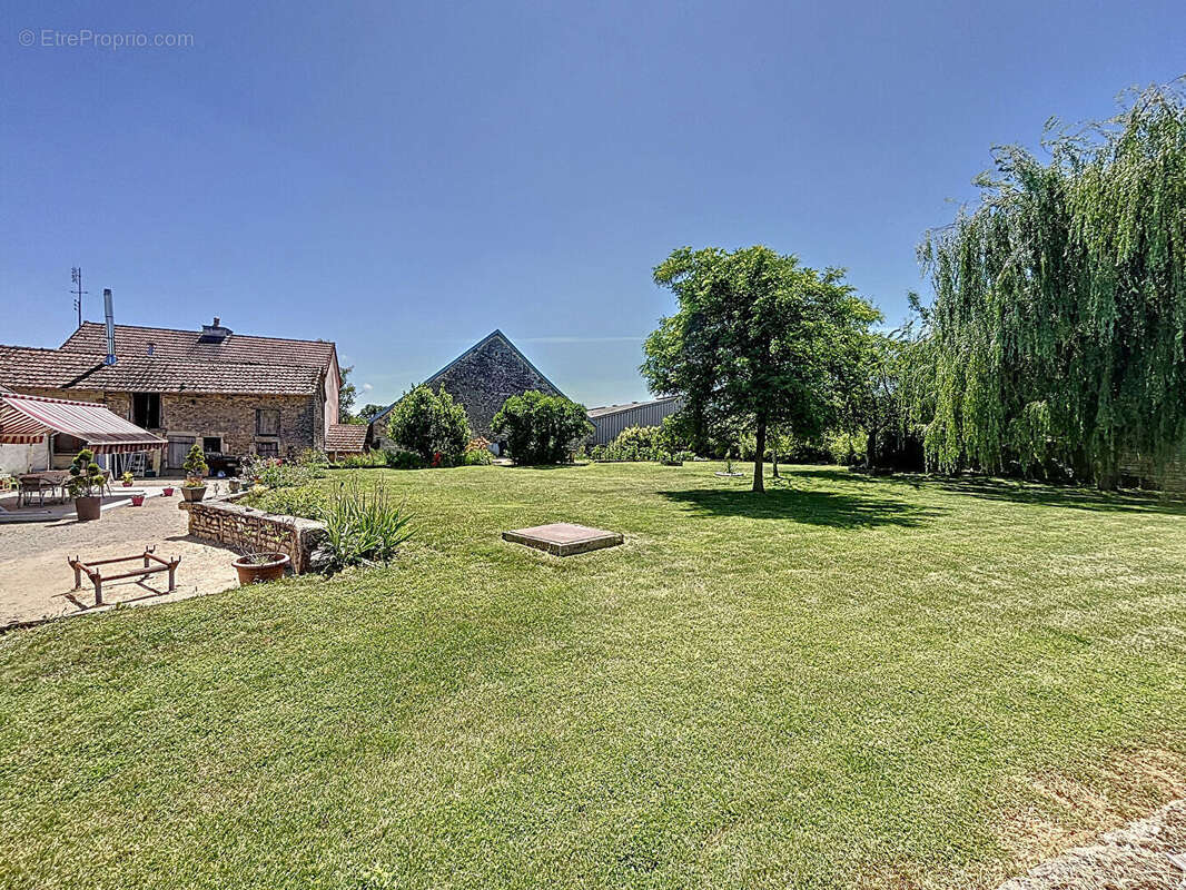 Maison à FRAIGNOT-ET-VESVROTTE