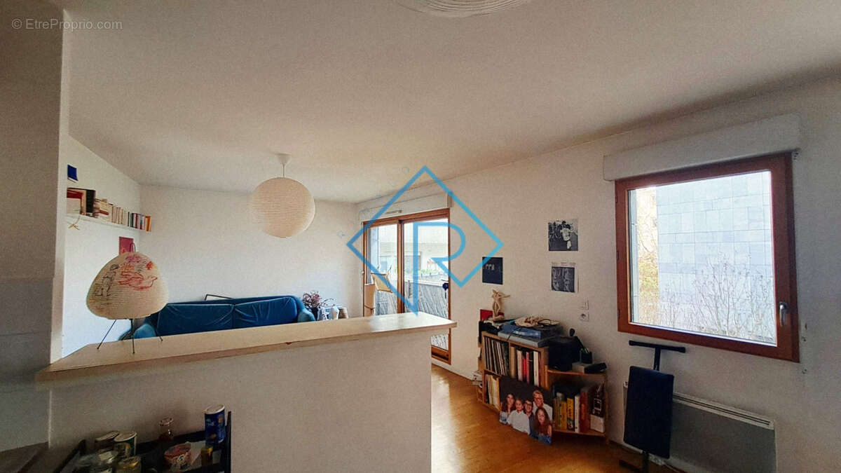 Appartement à LES LILAS