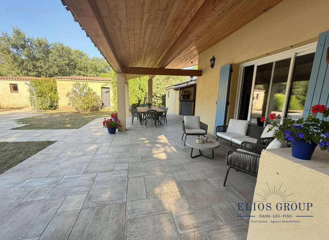 Maison à NANS-LES-PINS
