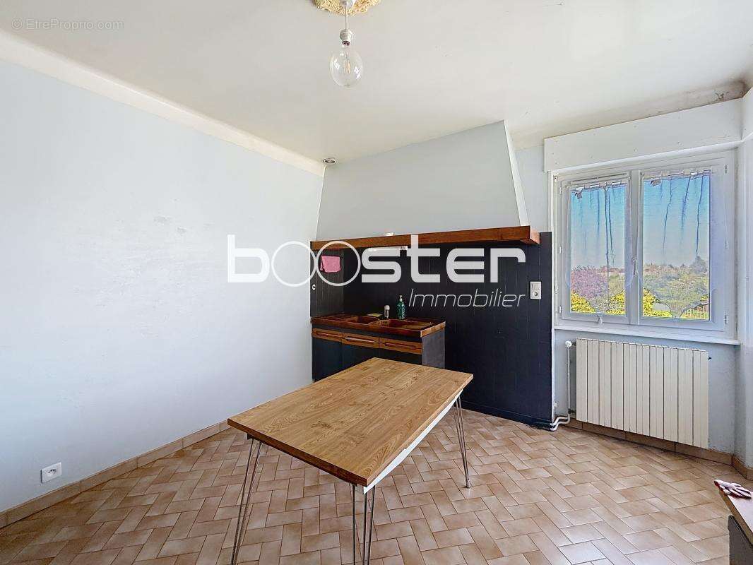 Maison à SAINT-YRIEIX-LA-PERCHE