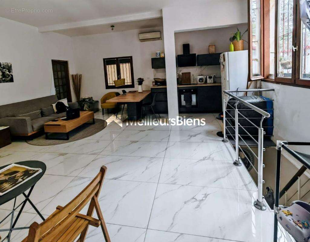 Appartement à CARNOUX-EN-PROVENCE