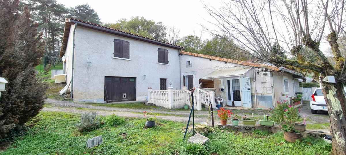 20251105_145043 - Maison à JAVERLHAC-ET-LA-CHAPELLE-SAINT-ROBERT