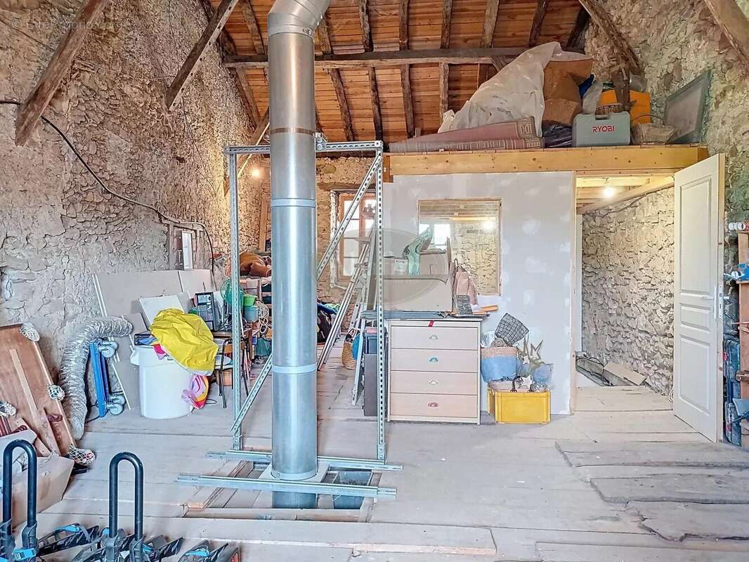 Commerce à AURIGNAC