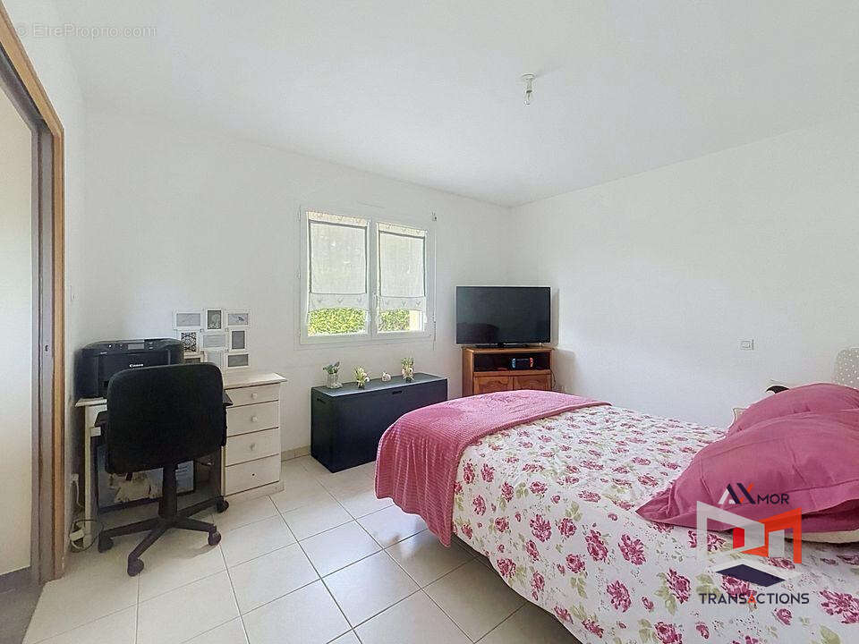 PLOUBEZRE : Maison familiale, 4 chambres, environnement très calme, aucun travaux - photo 8
