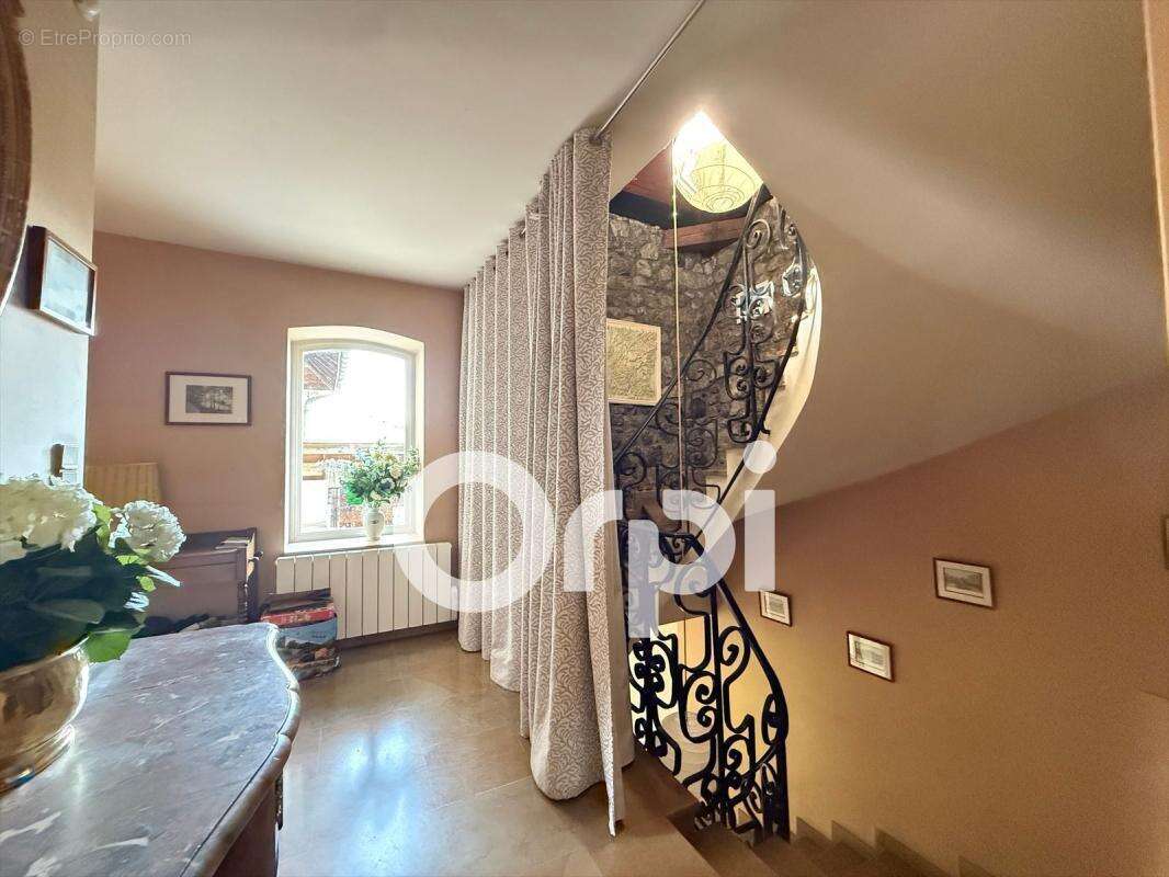 Maison à MONTBONNOT-SAINT-MARTIN