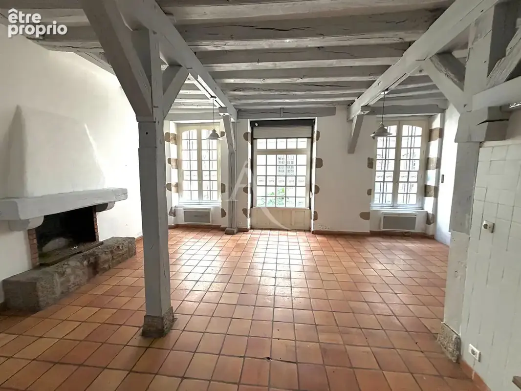 Charmant T1 de 44 m2  au calme sur cour dans copropriété historique, idéal investisseur ou profession libérale - photo 2