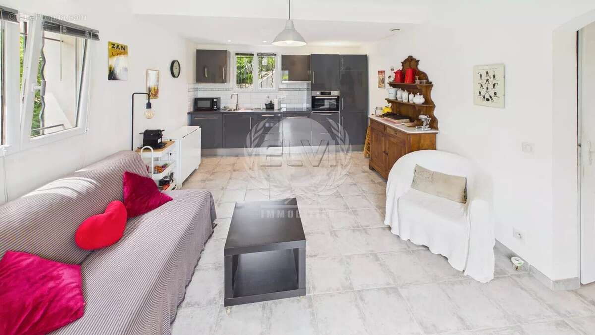Maison à PLAN-DE-LA-TOUR