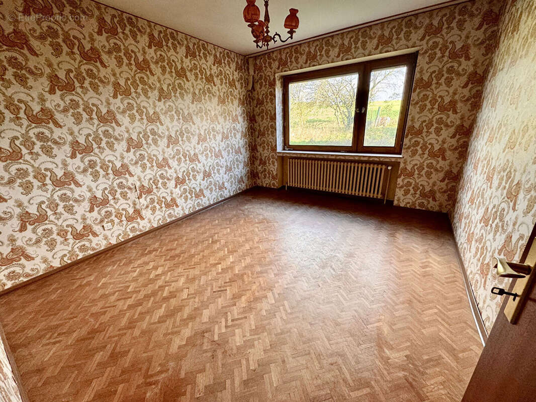 Maison individuelle F6 sur sous-sol complet avec garage. - photo 8