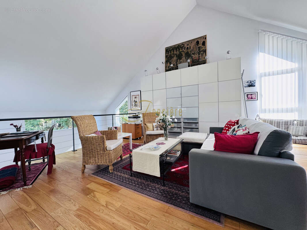 Maison d'architecte avec piscine au bord d'un bois classé - photo 10