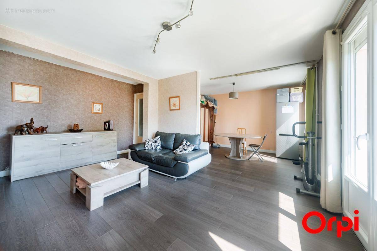 Appartement à CHARNAY-LES-MACON