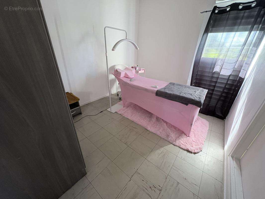 Appartement 55 m² à Les Abymes  - photo 9
