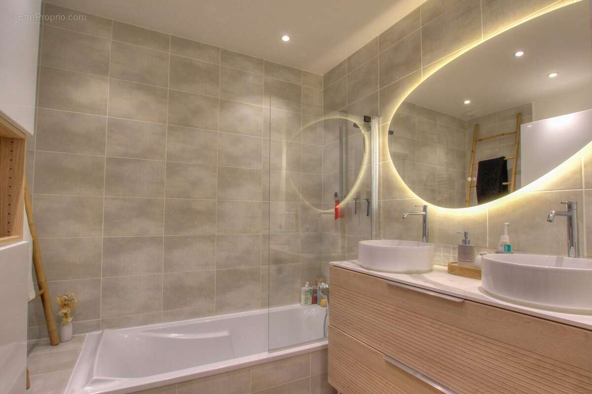 Appartement à SAINT-GENIS-POUILLY