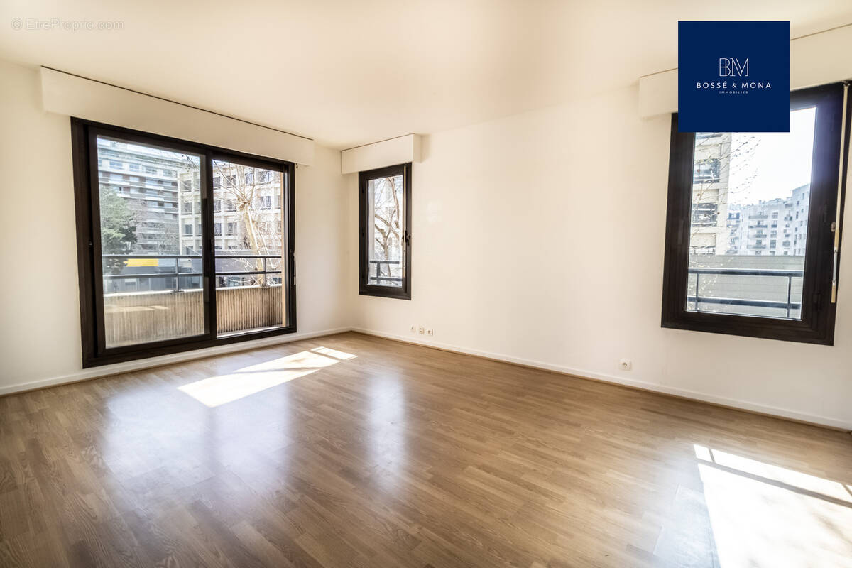 Appartement à PARIS-15E