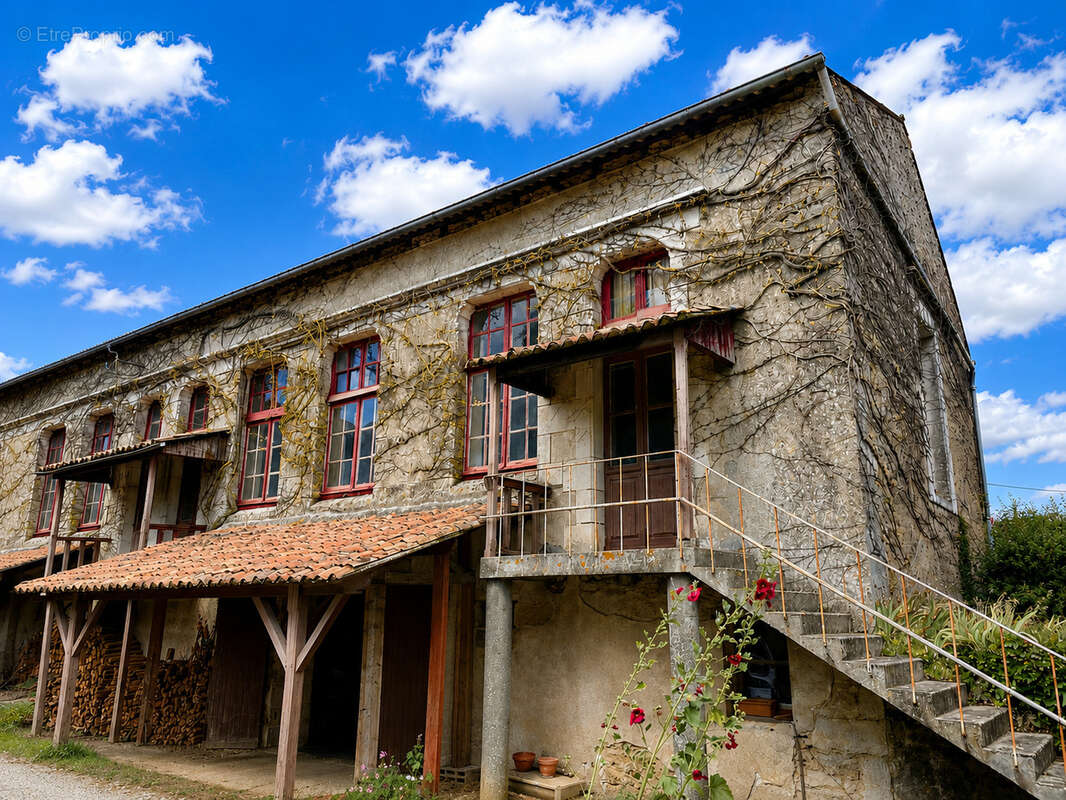 Maison à THENEZAY