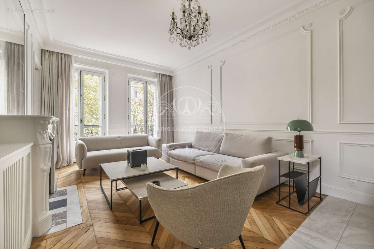 Appartement à PARIS-7E