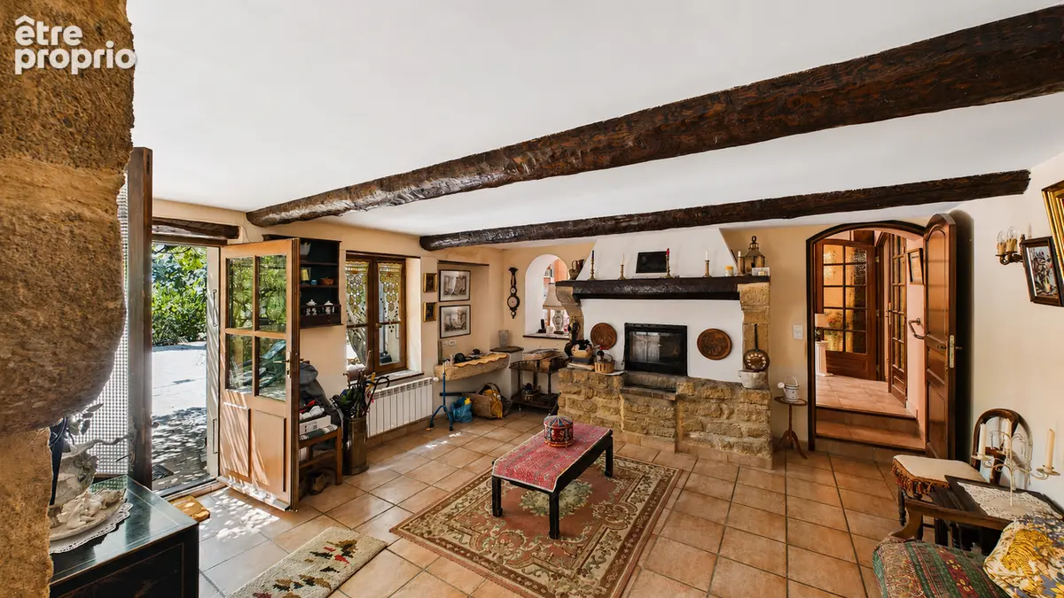 Sauveterre - Maison familiale de caractère, 4 chambres et terrain arboré de 2 600 m² - photo 4