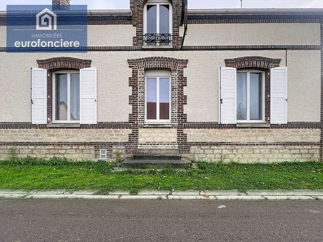 Maison à LES GRANDES-CHAPELLES