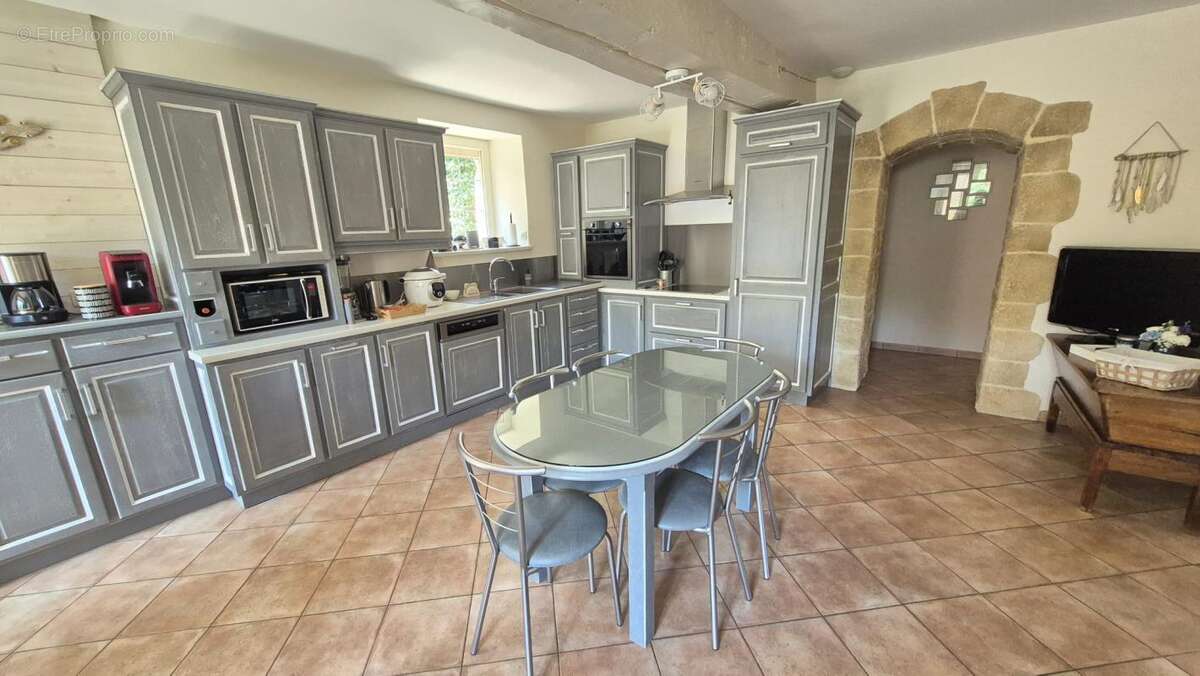 Le cachet de l'ancien à 6 minutes de La Suze-sur-Sarthe - photo 3