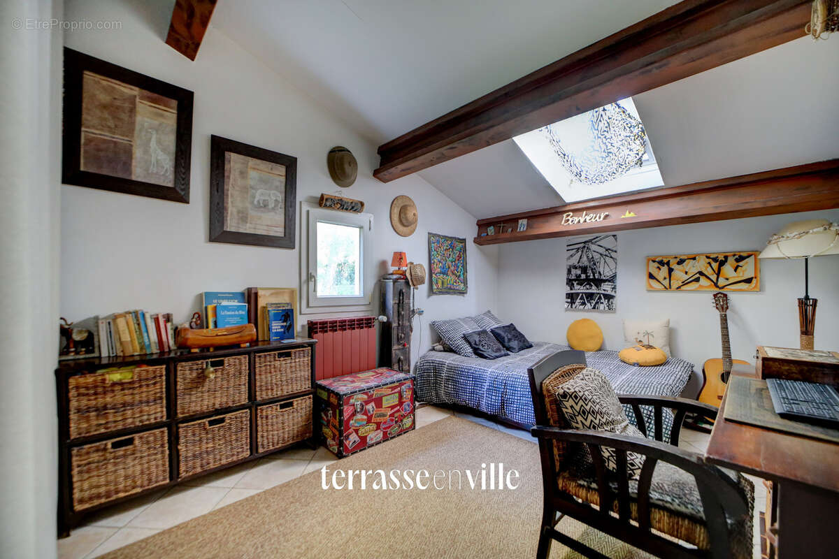 Maison à SAINT-CYR-SUR-MER