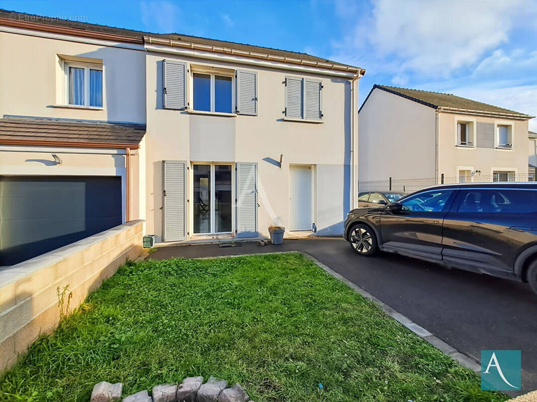 Maison à CHEPTAINVILLE