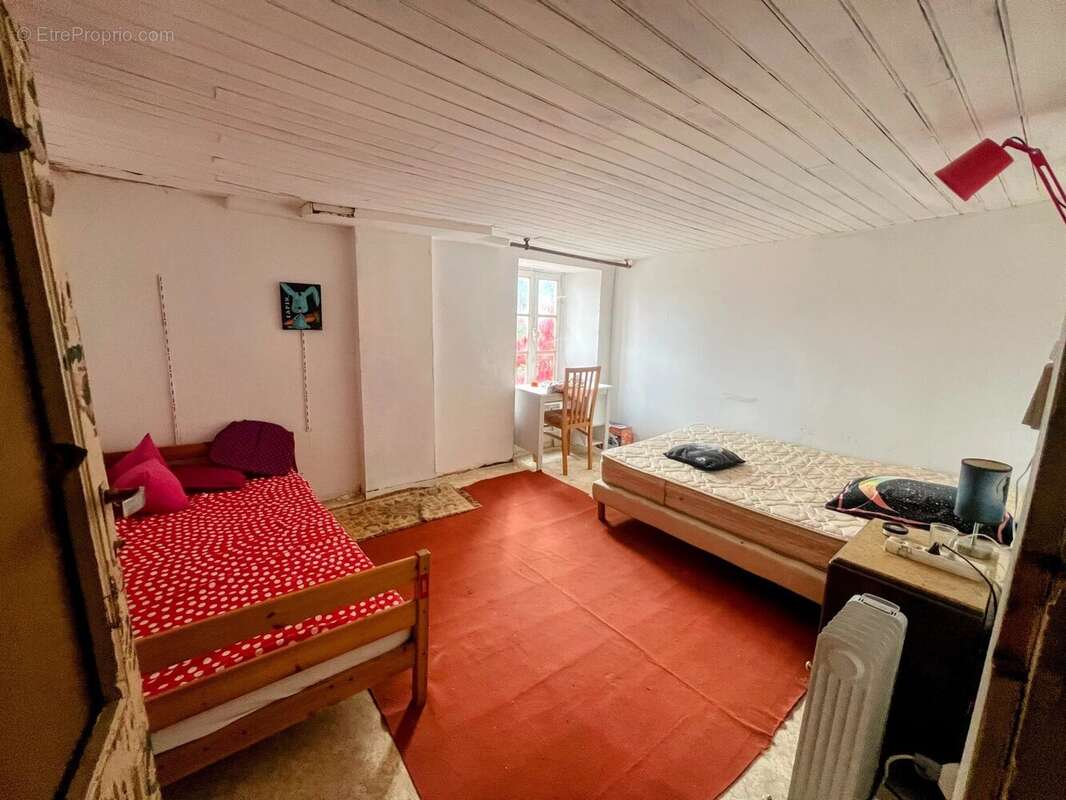 Maison à SAINTE-COLOMBE-SUR-L&#039;HERS