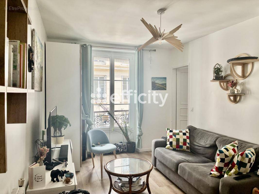 Appartement à PARIS-10E