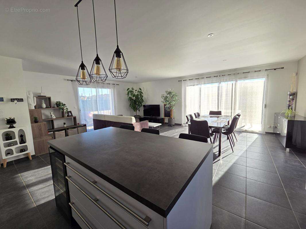 Maison à SAINT-GERVAIS-SUR-ROUBION