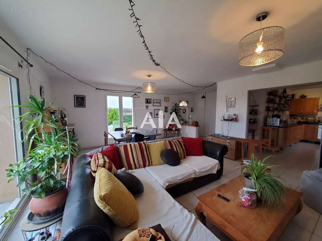 Maison à TAIZE-AIZIE