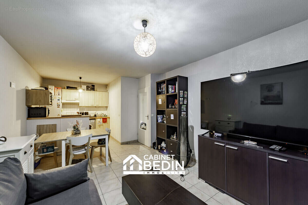 Appartement à PAREMPUYRE