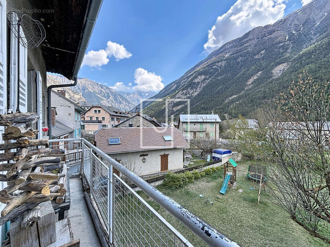 Appartement à LA CONDAMINE-CHATELARD