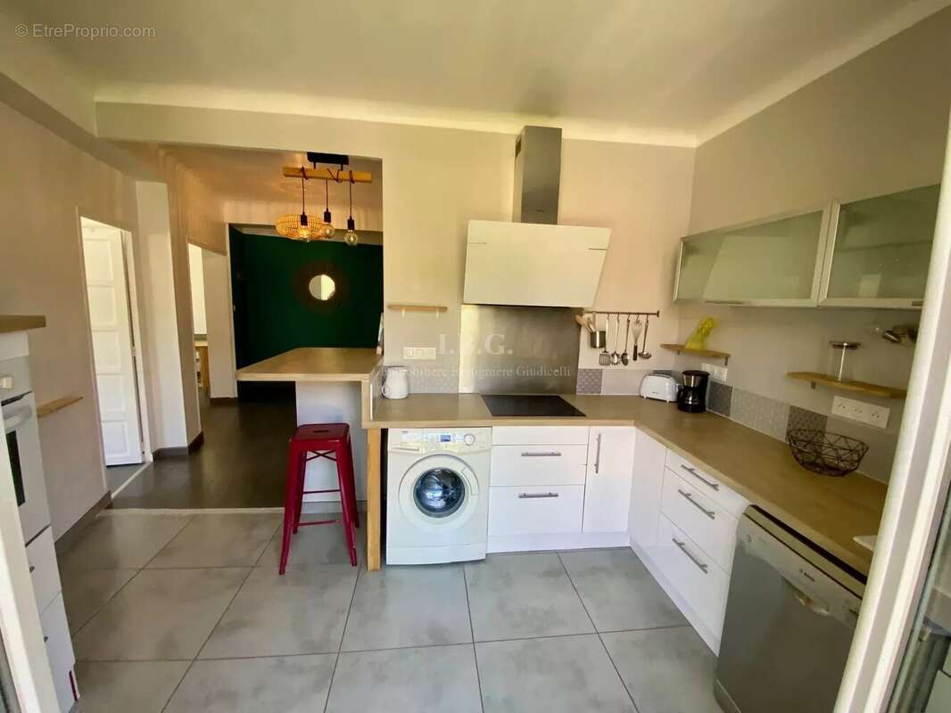 Appartement à MARSEILLE-8E