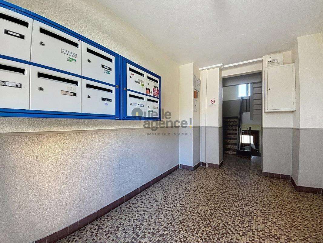 Appartement - Grand T2 Lumineux  - Rue Messidou - BREST 29200 - photo 11