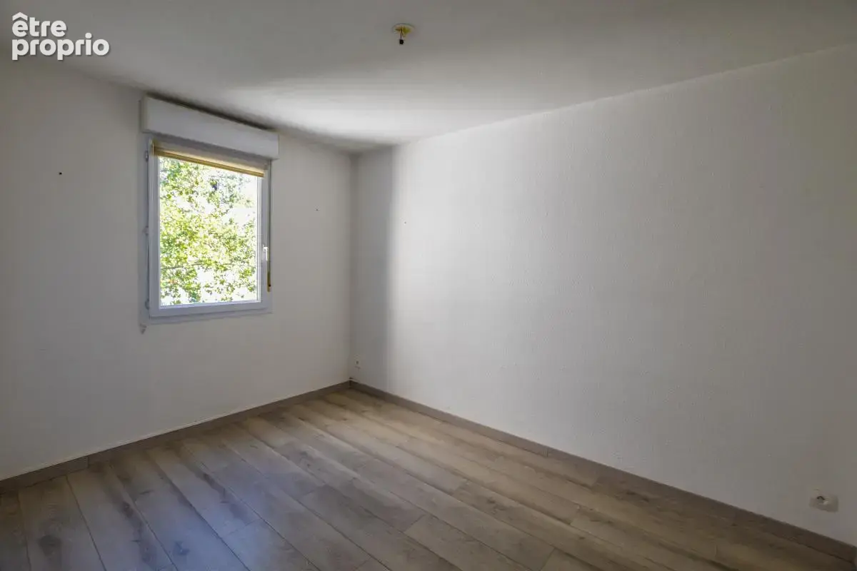 Lumineux T4 de 77 m² avec balcon et garage — Avignon - photo 4