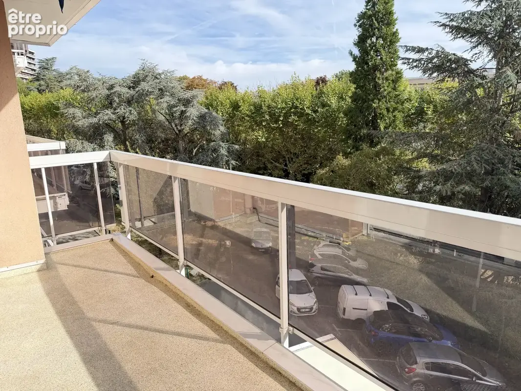 ARMEVILLE, F3 avec ascenseur et balcons 77.000€ - photo 2