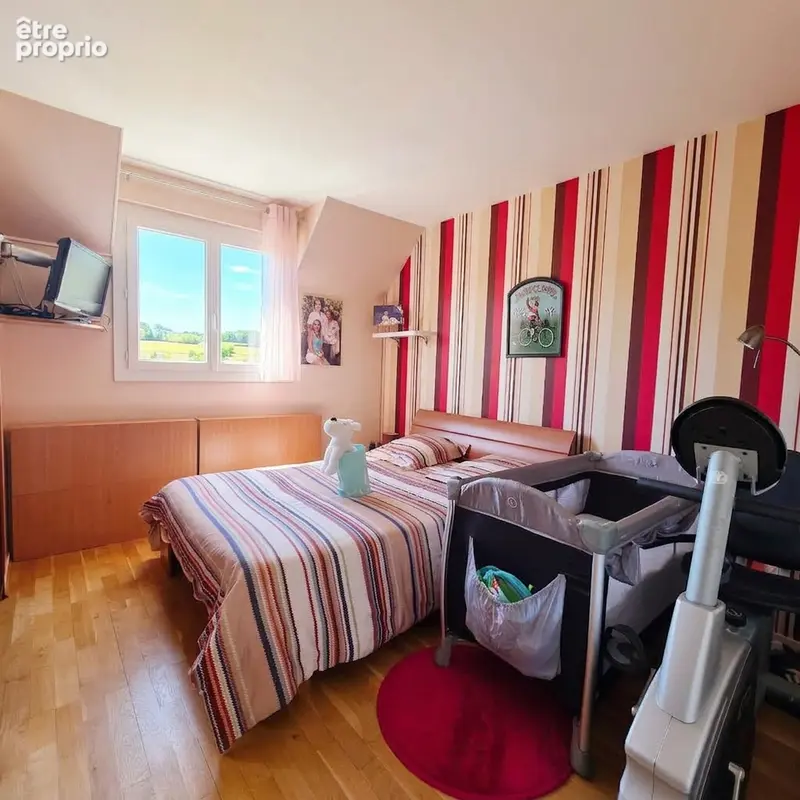 Maison individuelle 6 pièces chaleureuse , Plaisir quartier Sainte Apolline - photo 9