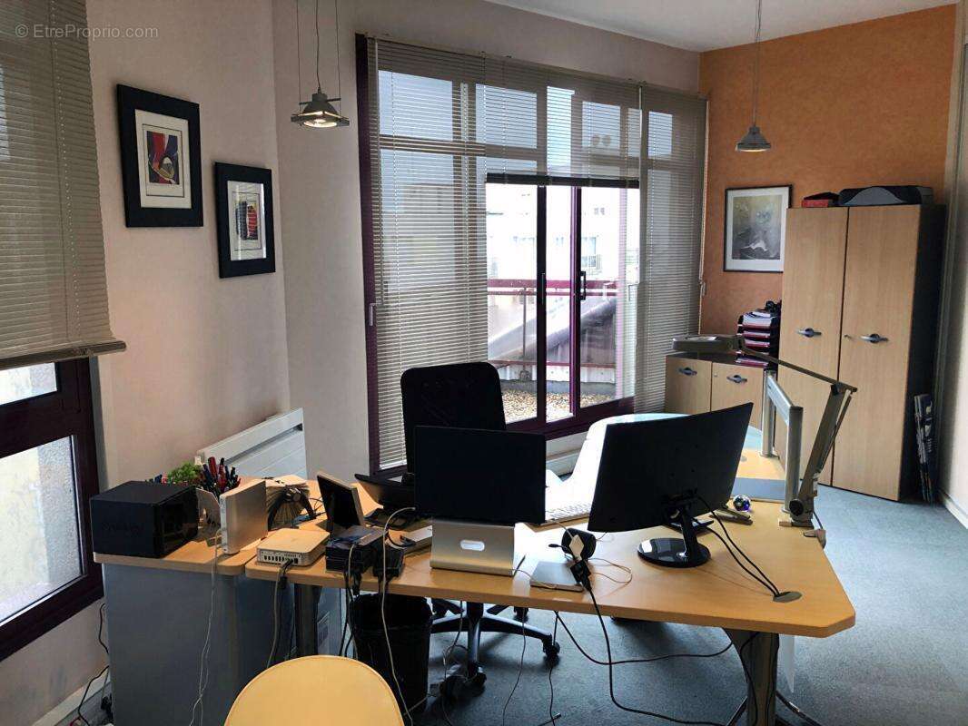 Commerce 208 m² à Limoges  - photo 10
