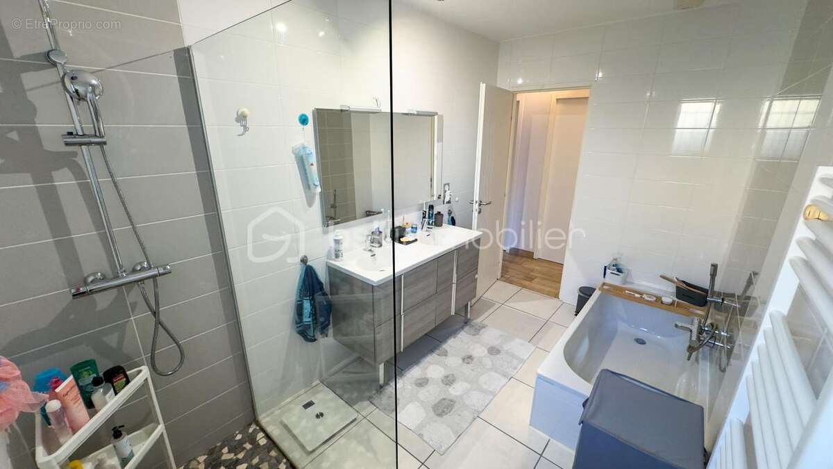 Maison à VEYRE-MONTON