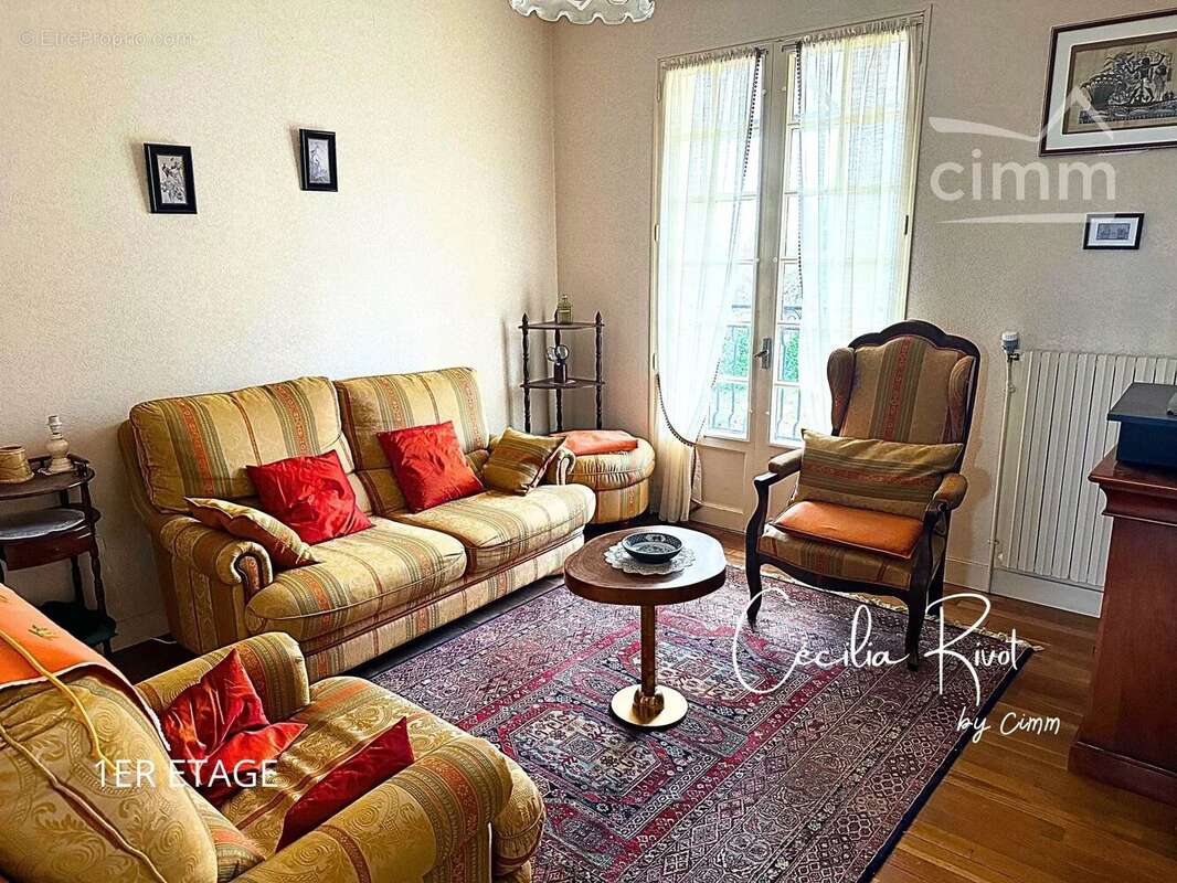 Maison à PRIGNAC-ET-MARCAMPS