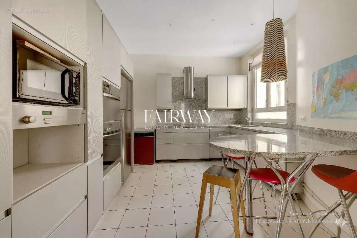 Appartement à PARIS-8E