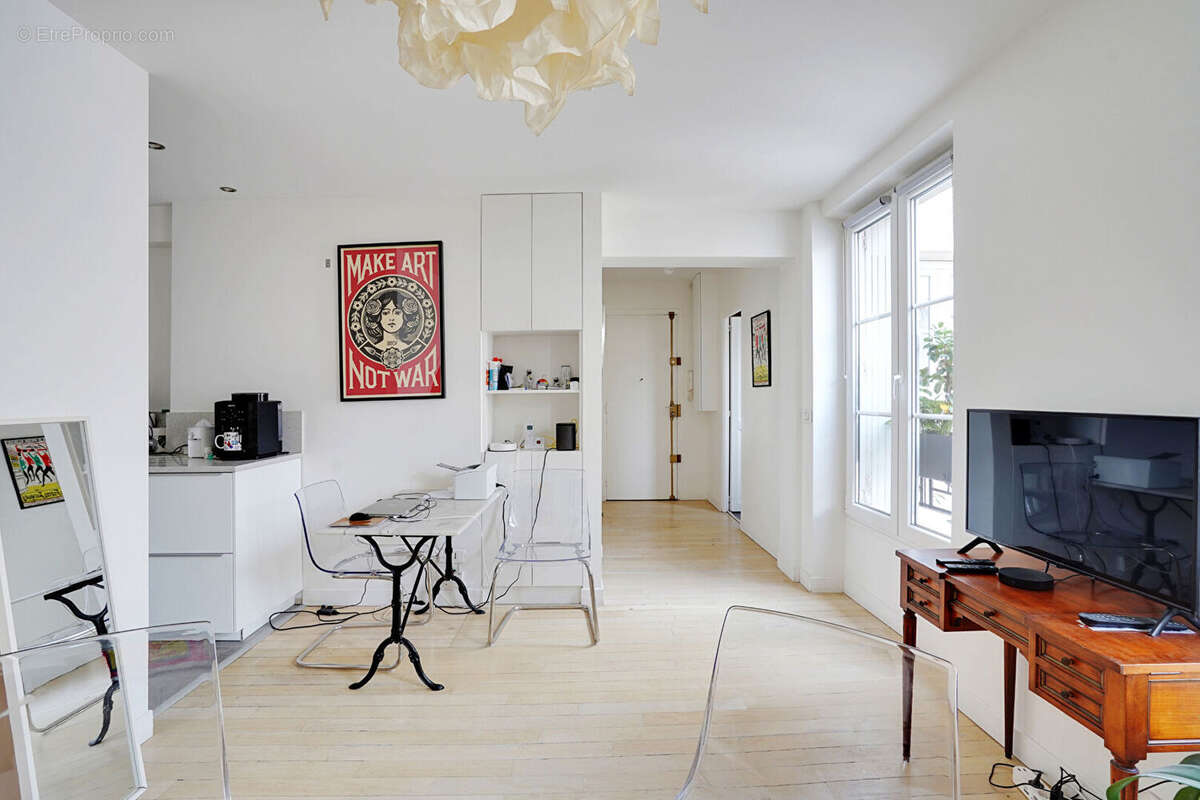 Appartement à PARIS-1E