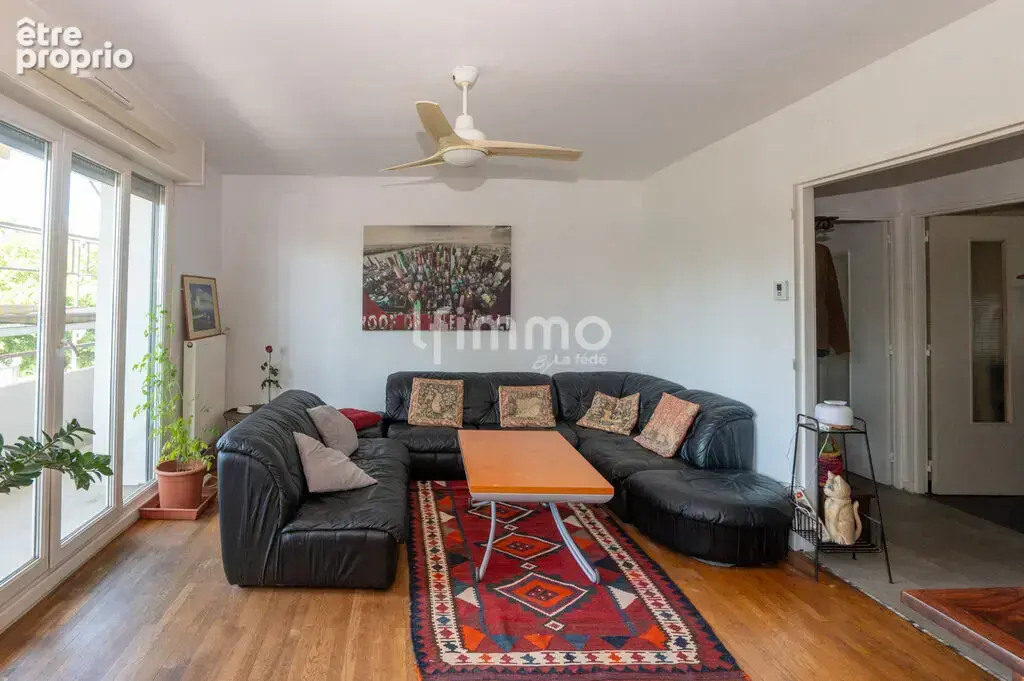 Bel appartement 5 p 113 m² env. avec balcon, garage et cave - photo 2