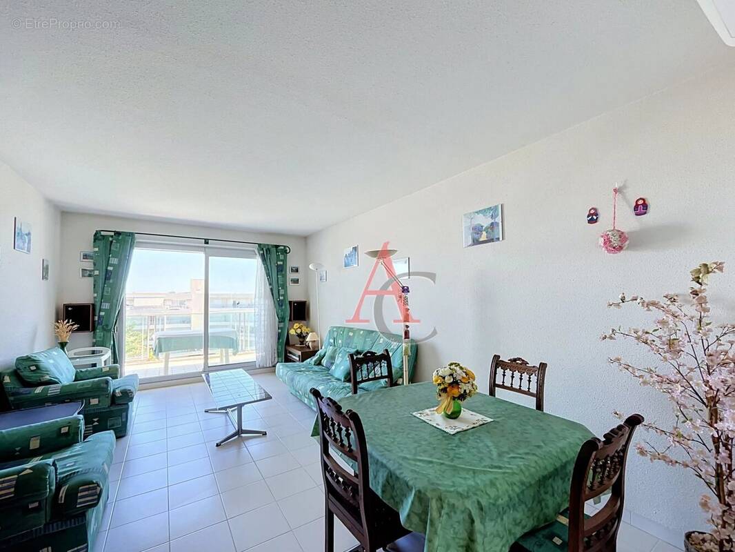 Appartement à SAINT-LAURENT-DU-VAR